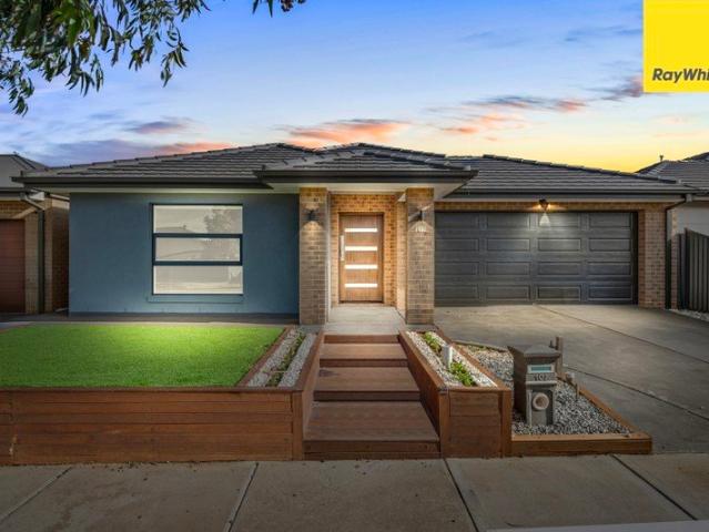 A Spacious Family Living in a Prime Weir Views Location