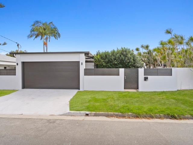 A Spacious Home in a Sought After Bundall Location