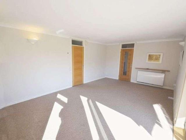 A Spacious Three Bedroom Bungalow Well Located Within This Quiet Cul De Sac In Fishbourne, Chichester, PO19