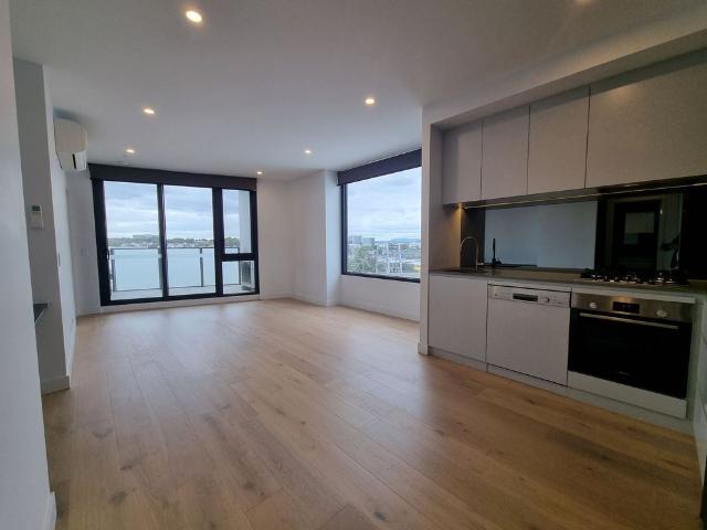 A Spacious Top Floor Beauty with Panoramic View