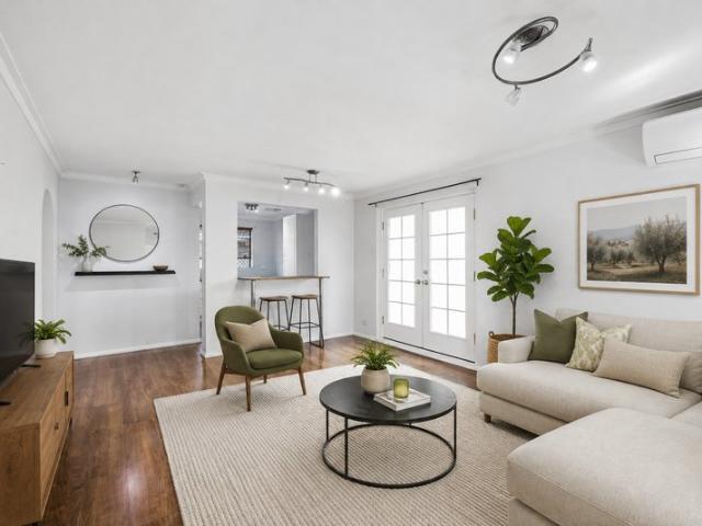 A Spacious Villa with Room to Live and Entertain!