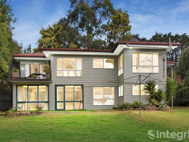 A Spacious Warburton Haven with Room to Gather, Relax & Enjoy