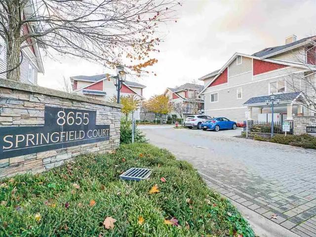 A spacious 3bed/2.5 bath townhouse in Fleetwood