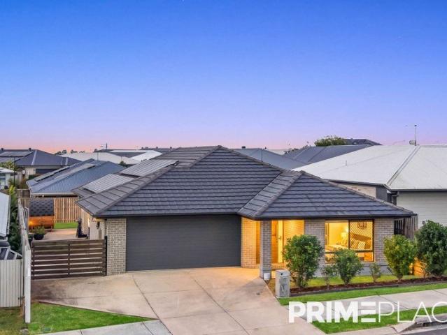 A Spacious 5 Bedroom Family Home in Eden's Crossing