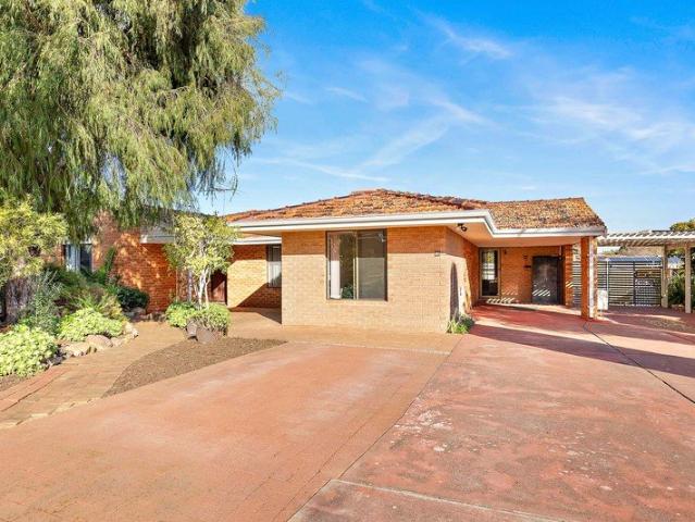 A Spacious 758sqm Block with Extra Parking & Storage