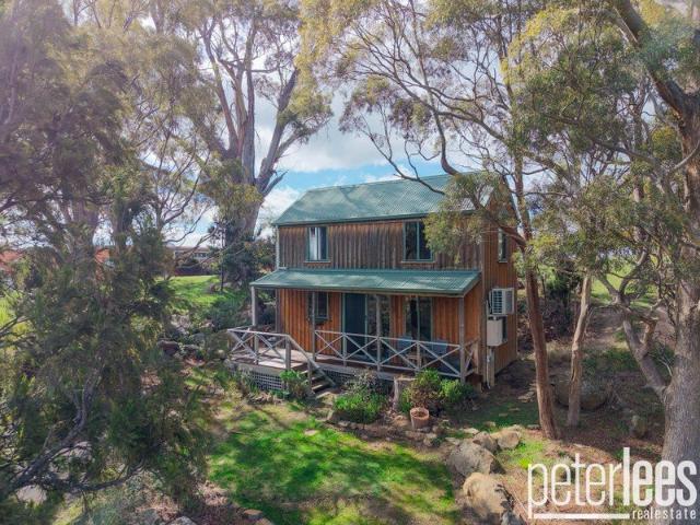 A Special Home in the Heart of Poatina