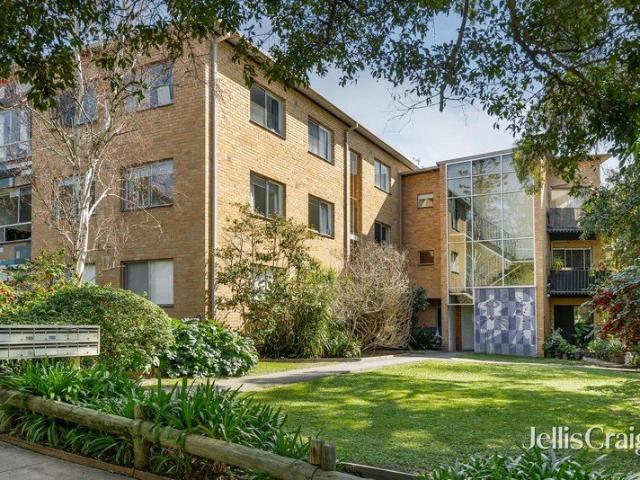A splash of sunshine and leafy park views