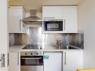 A Splendid Studio in Willesden Green Some Bills In