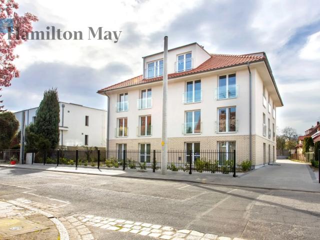 A two bedroom apartment located on the second floor of the prestigious Willa Grottgera development in the Biskupin district