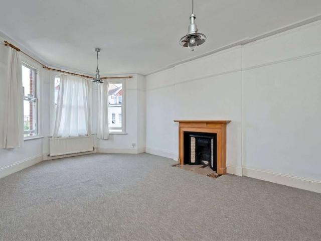 A two bedroom first floor apartment in Surbiton conveniently located within walking distance of Surbiton Station