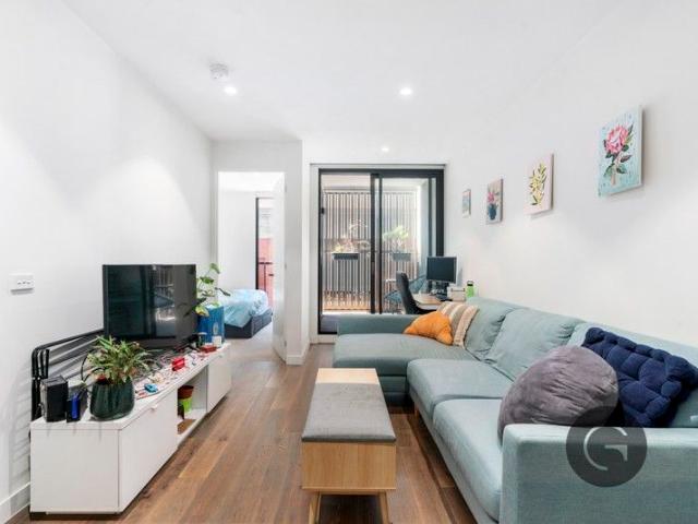A Two Bedroom Haven In Vibrant Collingwood