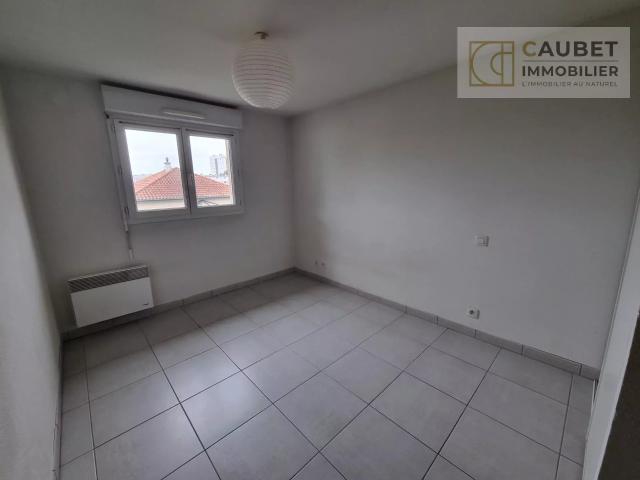 À Tarbes, appartement avec terrasse dernier étage à louer