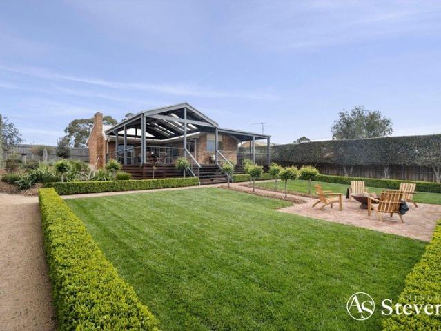 A Thoughtfully Designed Country Retreat