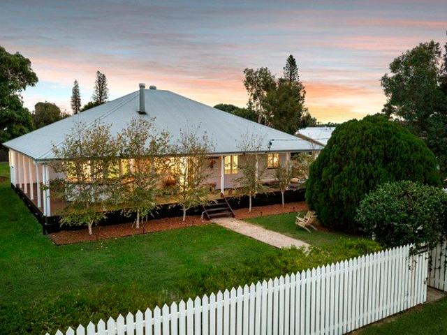 A Thoughtfully Reimagined Interpretation of Queenslander Living