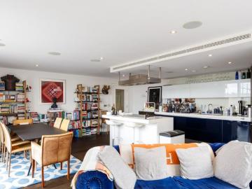 A Three bedroom apartment to rent in Moore House, Grosvenor Waterside development