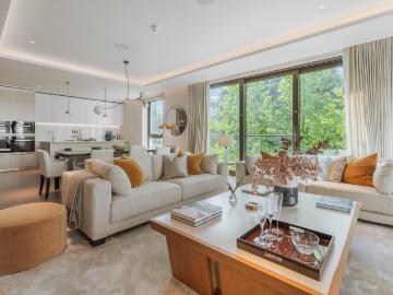 A Three Bedroom Lateral Apartment at Holland Park Villas