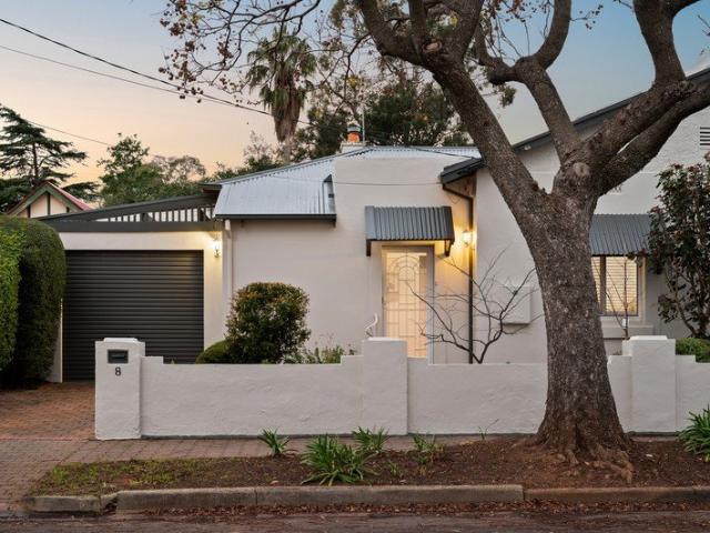 A timeless maisonette with a modern finale, quietly tucked into one of Lower Mitcham's finest streets