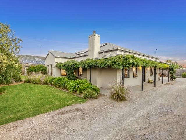 A Timeless Family Haven on 1,421sqm
