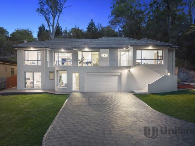 A Timeless Family Residence in a Leafy Epping Setting