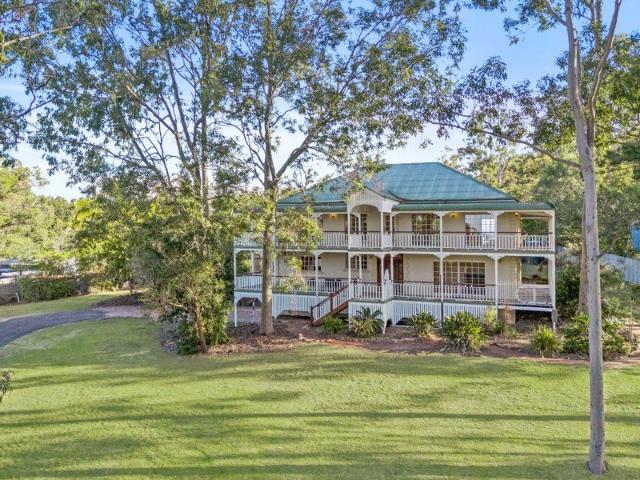 A TIMELESS HOMESTEAD ON 3.24 ACRES OF PRIVATE HINTERLAND PARADISE
