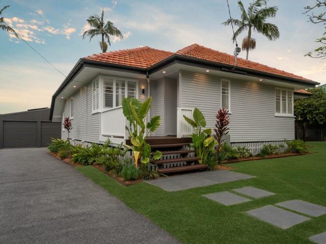 A Timeless Queenslander with Exceptional Grounds