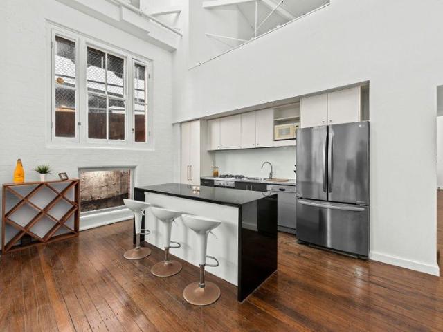 A Timeless Woolstore Residence in the Heart of Teneriffe