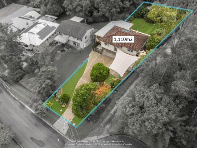 A TOOHEY FOREST TREEHOUSE ON 1,110M2 LAND!