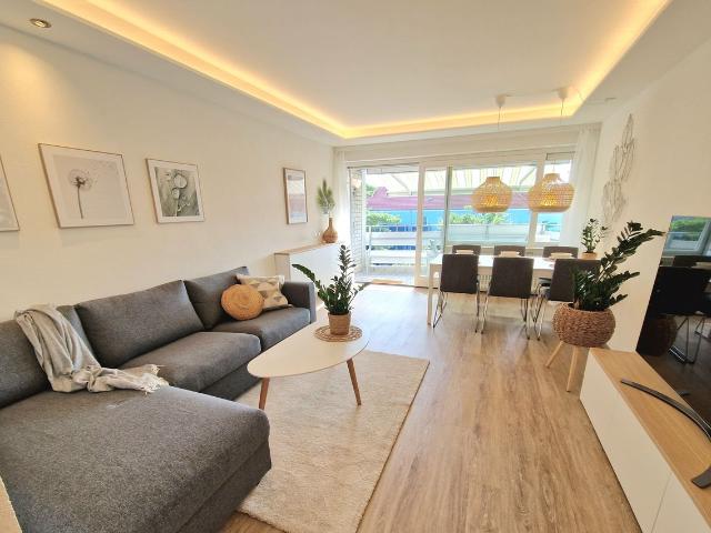 A touch of luxury in 3 rooms with balcony, Ulm Amsterdam Apartments for Rent