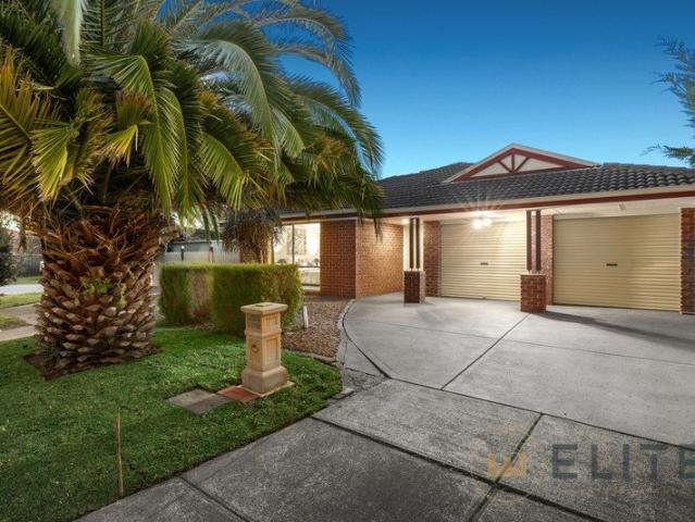 A TOUCH OF PARADISE SPACIOUS 4 BEDROOM HOME WALK TO EDEN RISE SHOPS AND BERWICK SPRINGS LAKE!