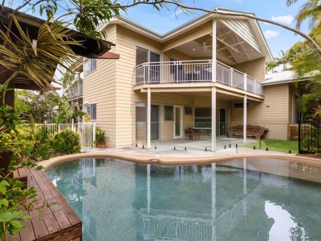 A Tranquil Oasis Designed For Easy Entertaining