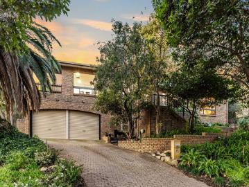 A tranquil family home with views, light and lifestyle