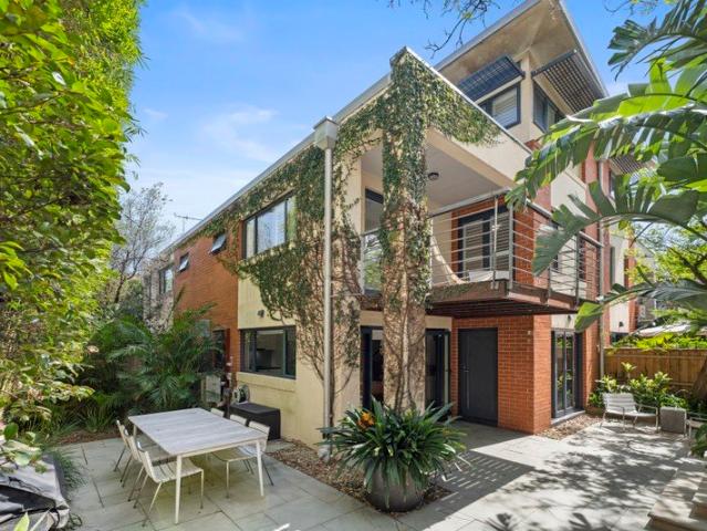 A tri level entertainer's home with parking