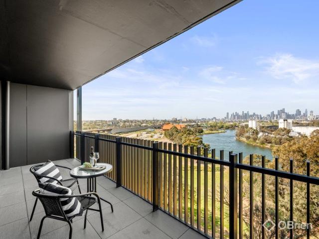 A TRIUMPH OF LUXURY WITH UNBEATABLE VIEWS