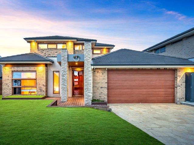 A Trophy Lakefront Estate of Unrivalled Luxury