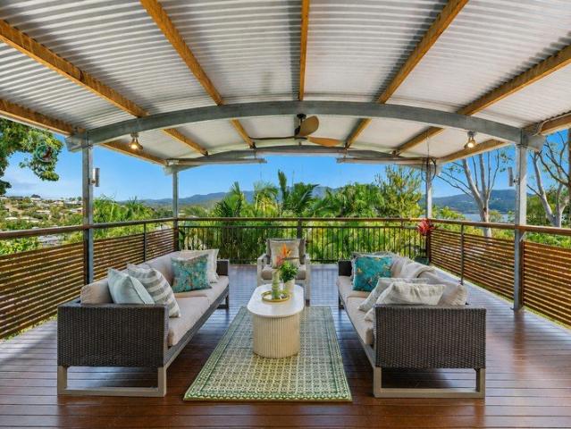 A Tropical Treehouse Escape