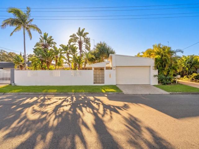 A true family home in Burleigh Waters