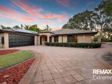 HUGE BLOCK ULTIMATE LIFESTYLE PROPERTY!