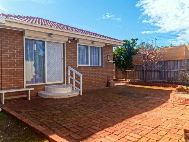 A true rare gem! This brick veneer house is considered to be one of the most stylish, timeless and elegant property in the heart of Springvale South