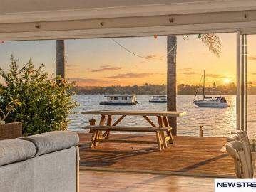 Nords Wharf, Awaba - Garden