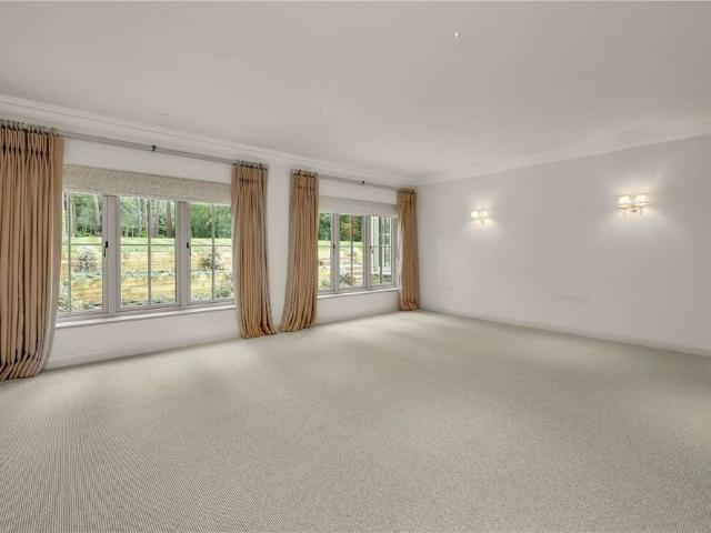 A truly unique property situated in St Georges Hill, having been extensively refurbished including large open plan kitchen/living area. Finished to an exceptional standard