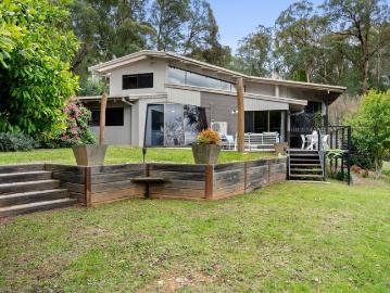 Tawonga, Alpine, Victoria, Victoria - Equipped kitchen