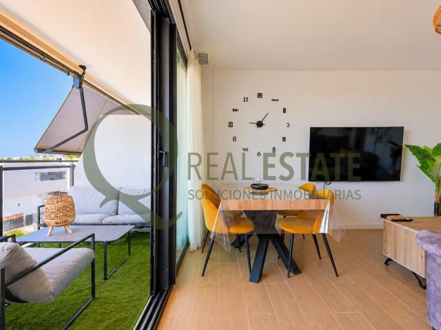 A un paso de Playa de San Juan | Piso de 3 dormitorios de obra reciente con terraza y 2 garajes