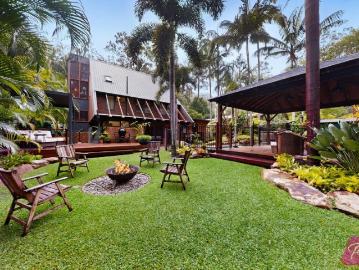 A Unique Hinterland Resort Style Retreat