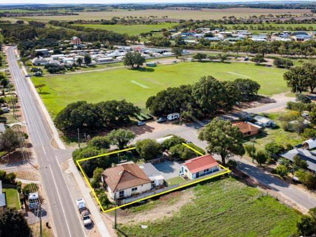 Three Dwellings | 1,576m² Town Zoned Opportunity | Endless Lifestyle & Business Potential