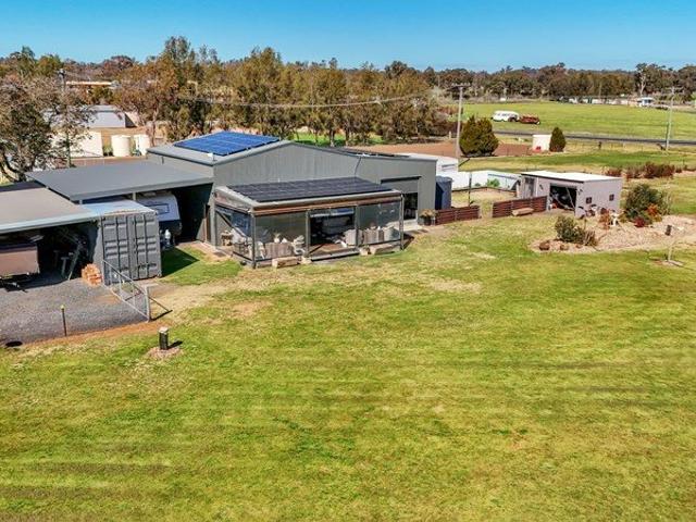 A UNIQUE RURAL ESCAPE WITH APPROVED FUTURE PLANS