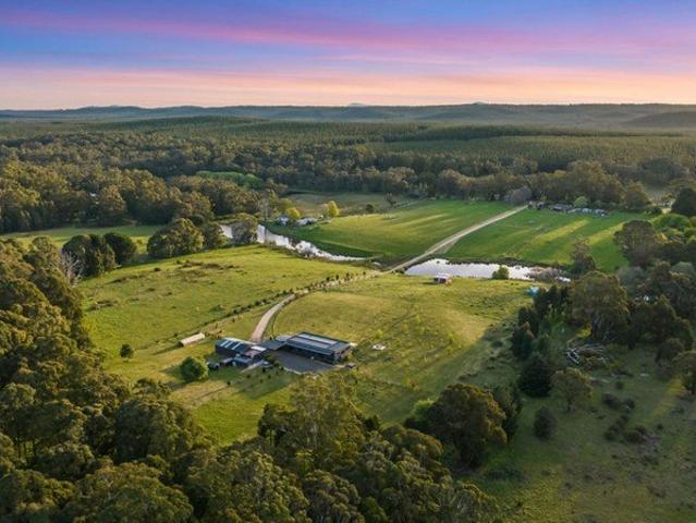 A Unique Rural Escape with Space to Dream