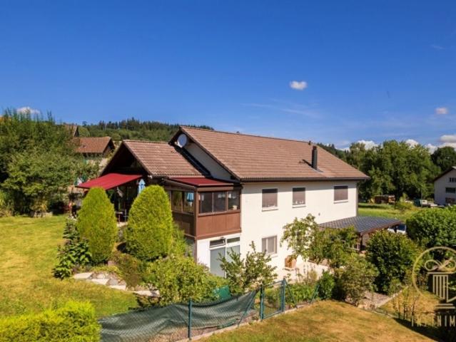 A VUCHERENS – prächtige Villa mit 6,5 Zimmern und Garten