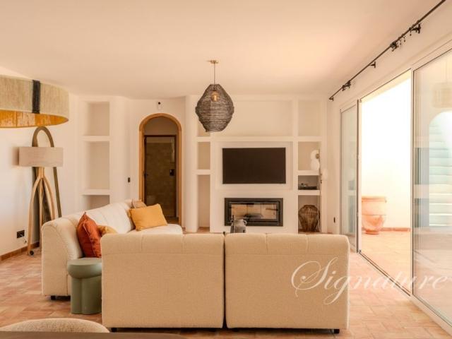 à venda Mansão alto padrão de 243 m2, Quinta Raposeiras, Faro