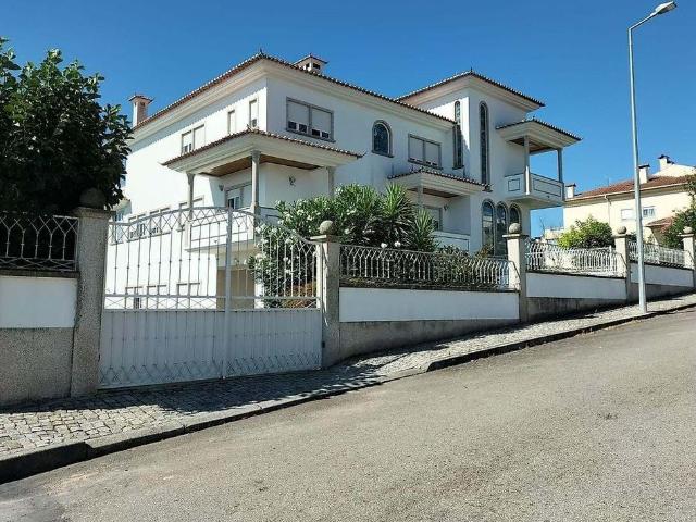 à venda Mansão de 649 m2, Viseu