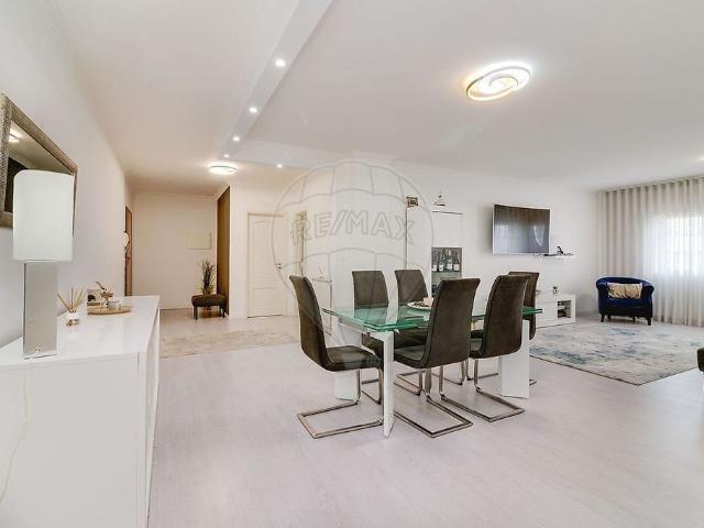 à venda Apartamento de alto padrão, Malveira e São Miguel de Alcainça, Portugal